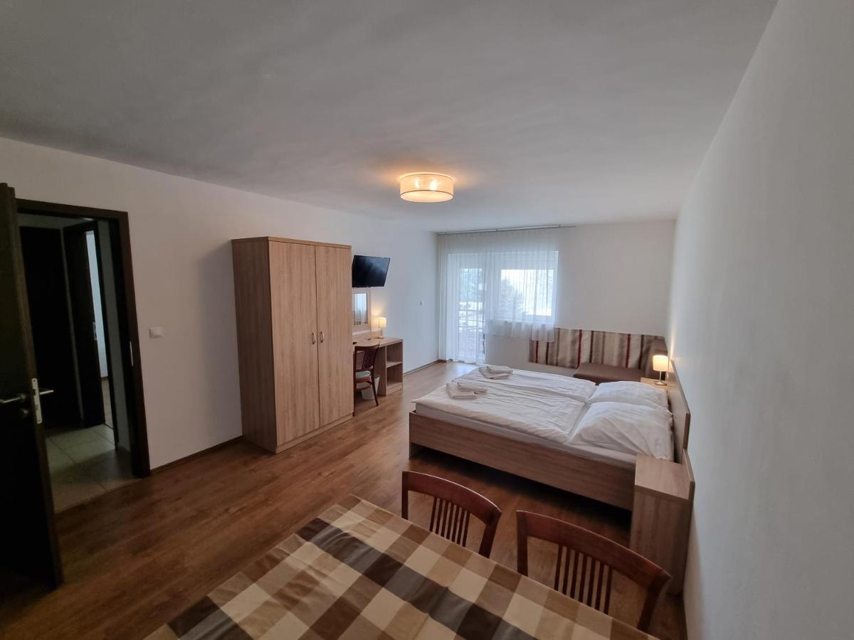 Ádám Apartmanház Siofok Ngoại thất bức ảnh