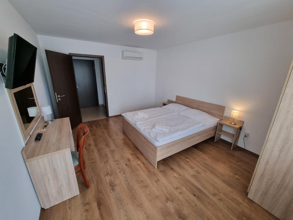 Ádám Apartmanház Siofok Ngoại thất bức ảnh