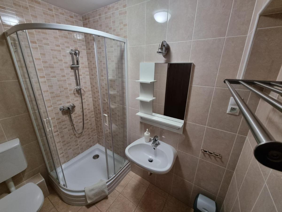 Ádám Apartmanház Siofok Ngoại thất bức ảnh