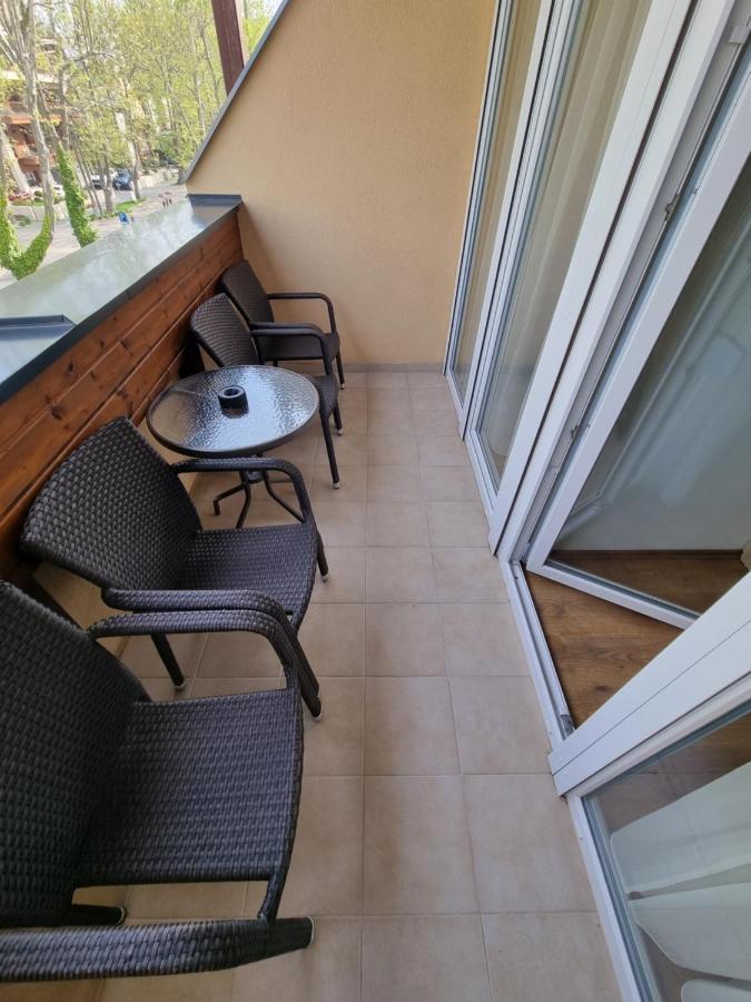 Ádám Apartmanház Siofok Ngoại thất bức ảnh