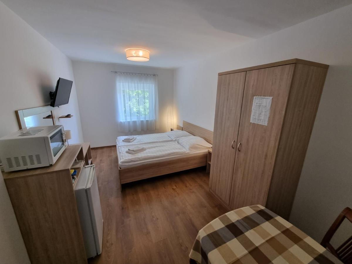 Ádám Apartmanház Siofok Ngoại thất bức ảnh