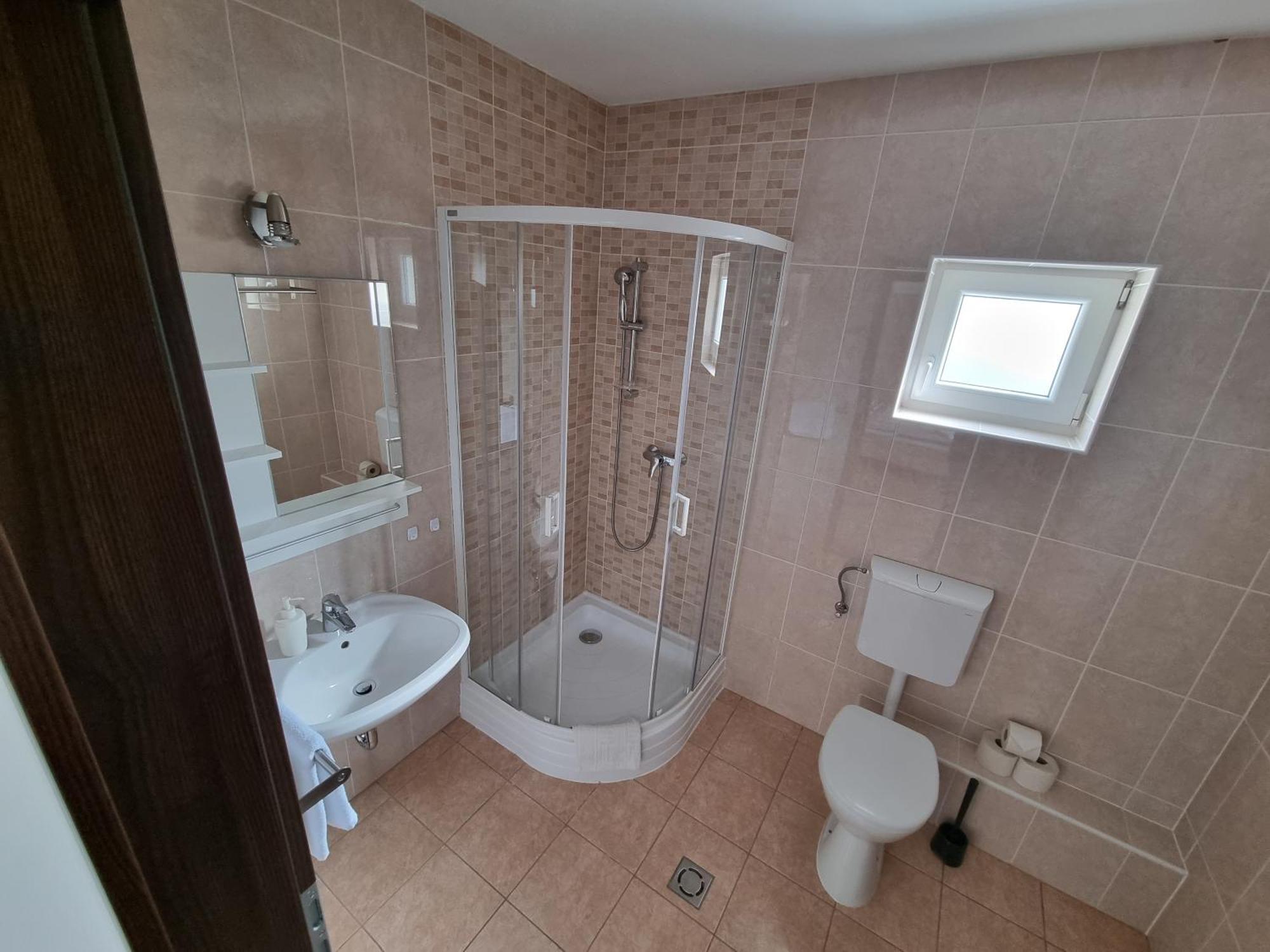 Ádám Apartmanház Siofok Phòng bức ảnh