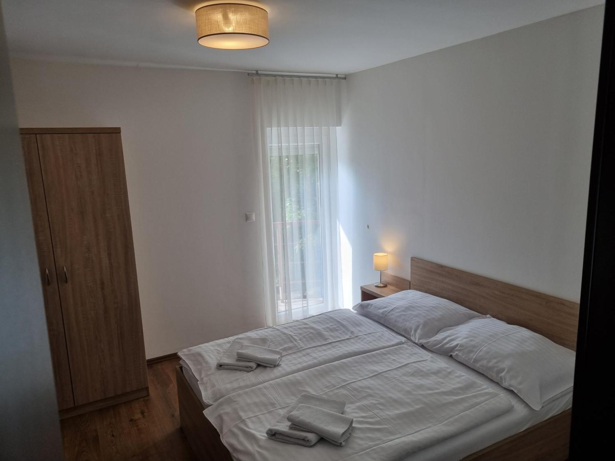 Ádám Apartmanház Siofok Phòng bức ảnh