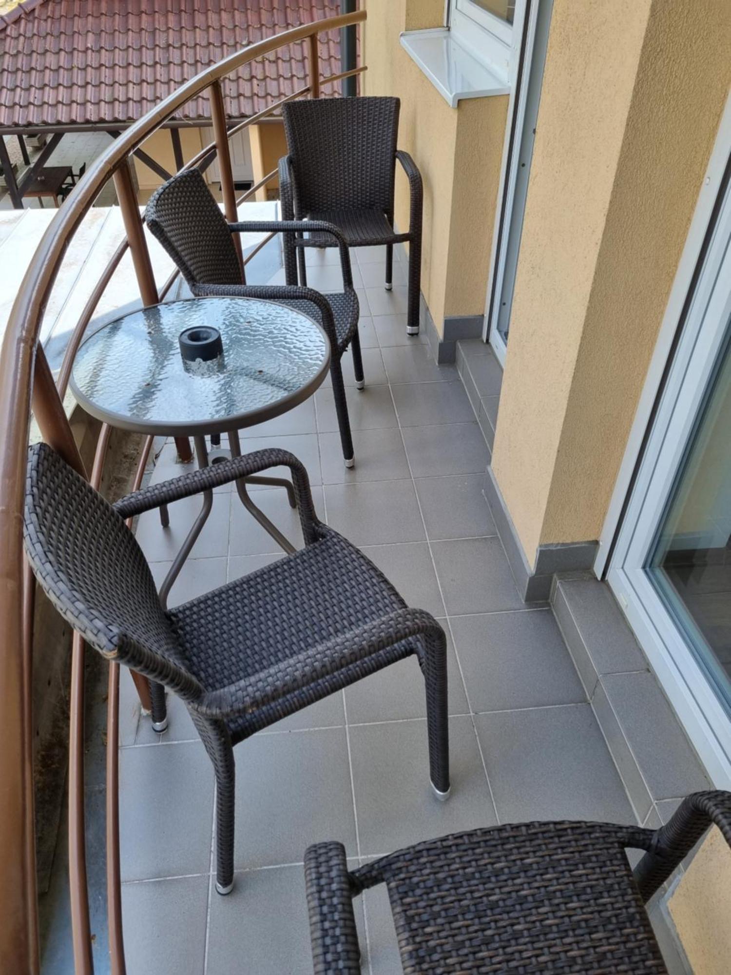 Ádám Apartmanház Siofok Phòng bức ảnh